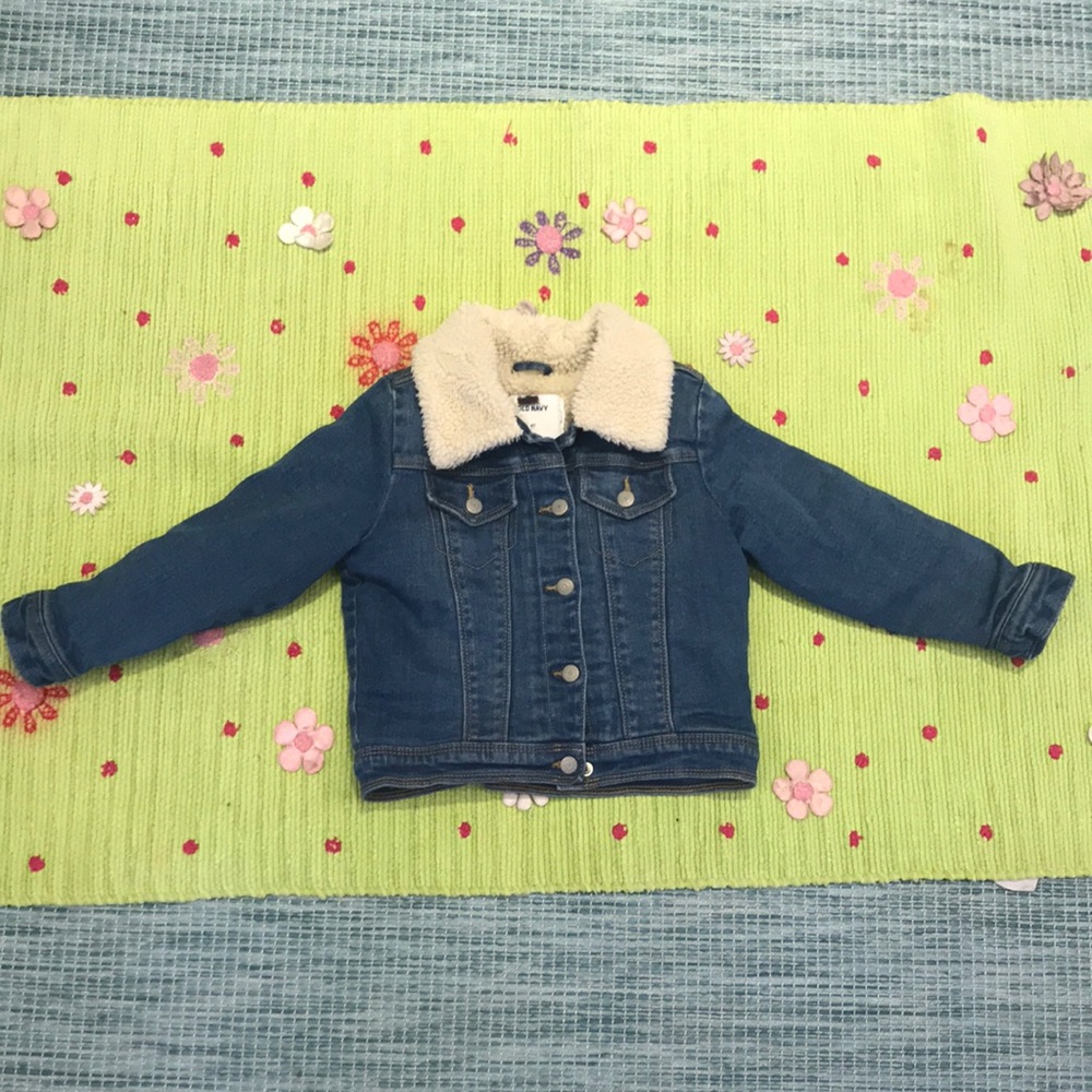 Old Navy Jean Jacket. Warm and comfy. Perfect for winter.
